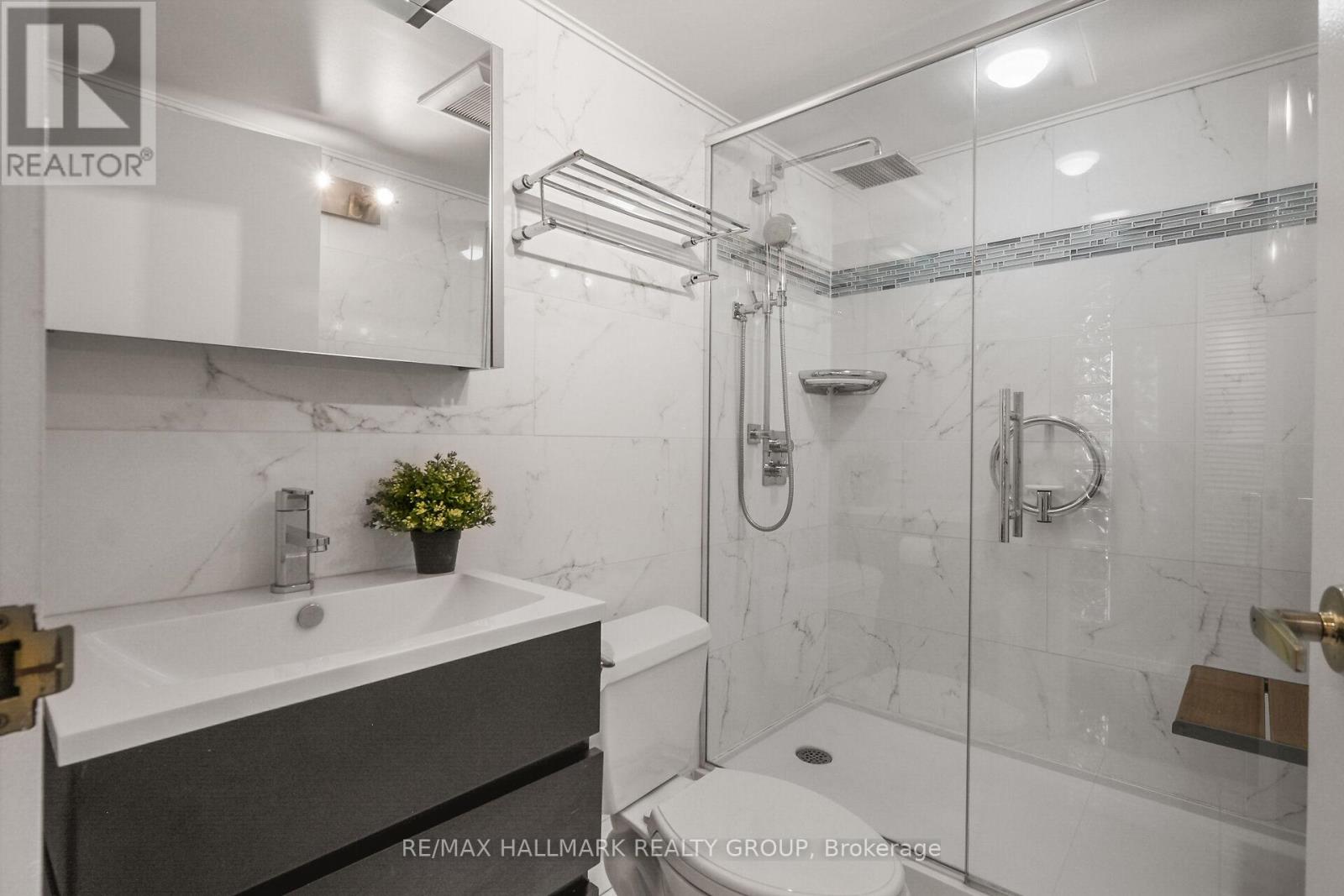 #1404 160 GEORGE STREET - 38