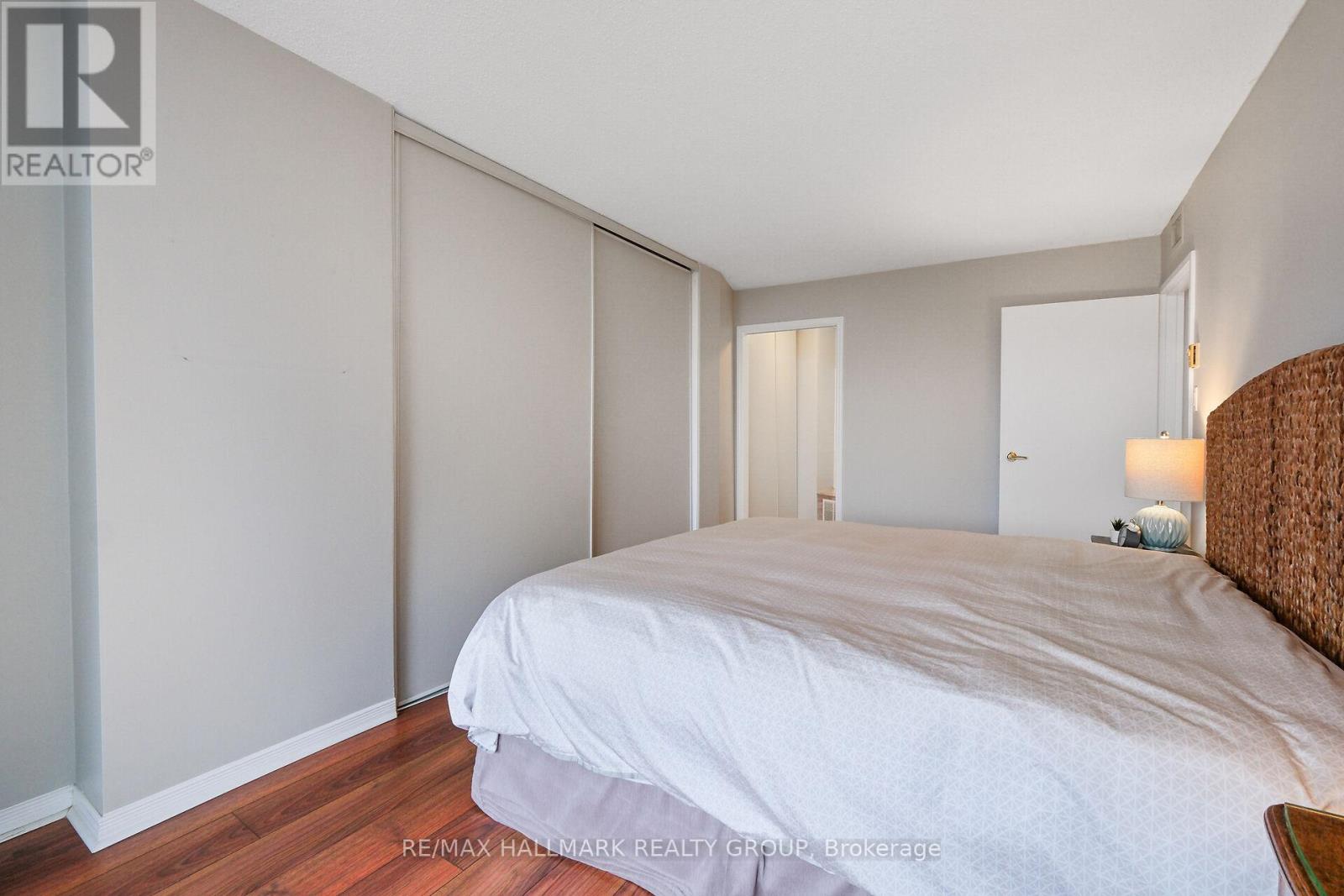 #1404 160 GEORGE STREET - 44