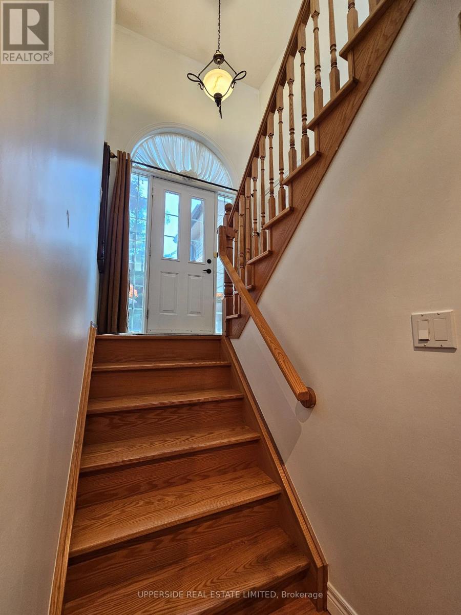 4 KINGSLEY ROAD S - 17
