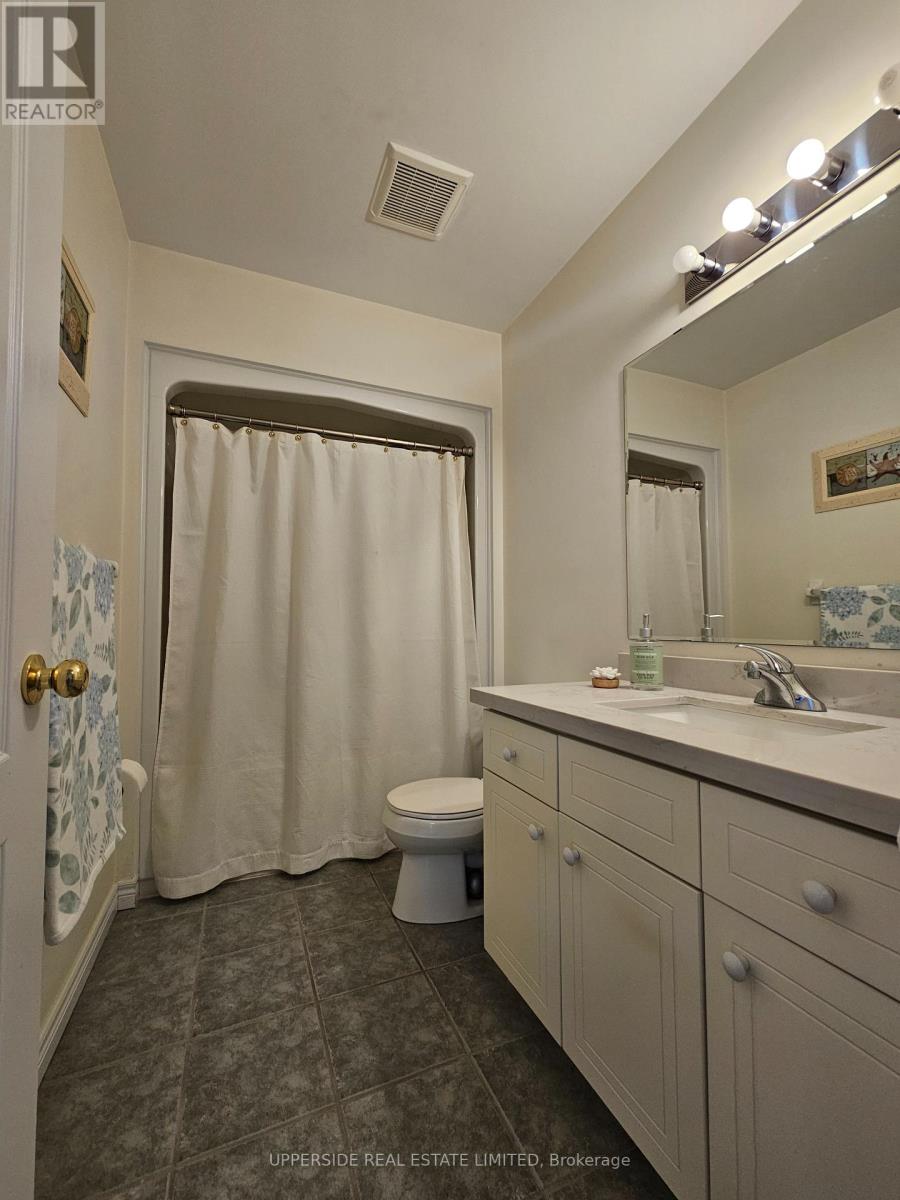 4 KINGSLEY ROAD S - 16