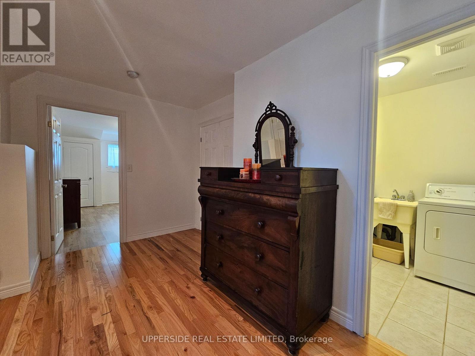 4 KINGSLEY ROAD S - 18