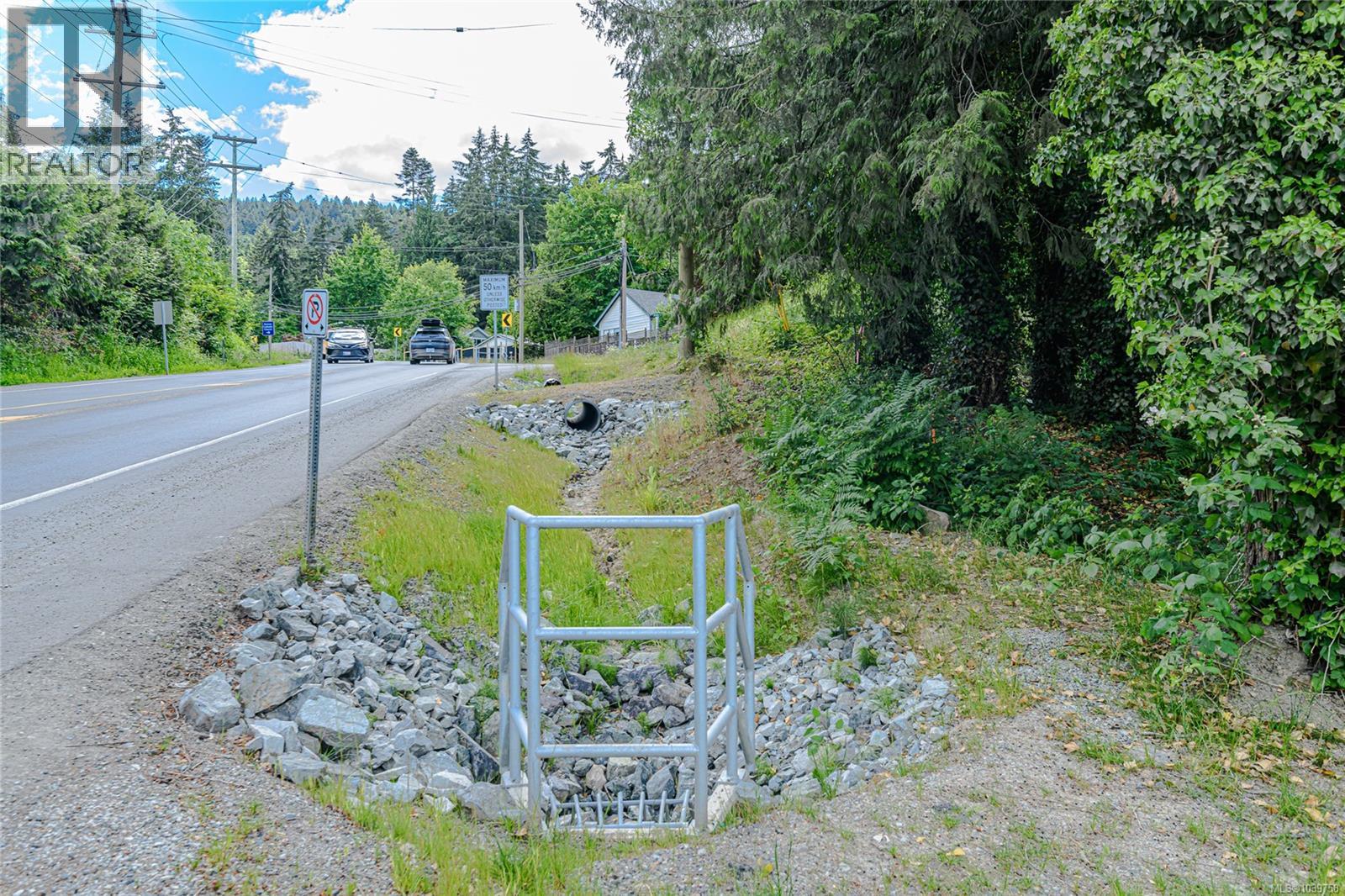 2 Drake Rd, Salt Spring