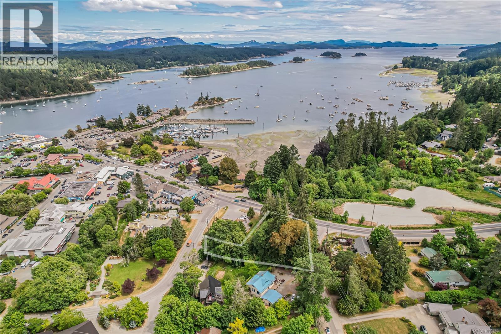 2 Drake Rd, Salt Spring