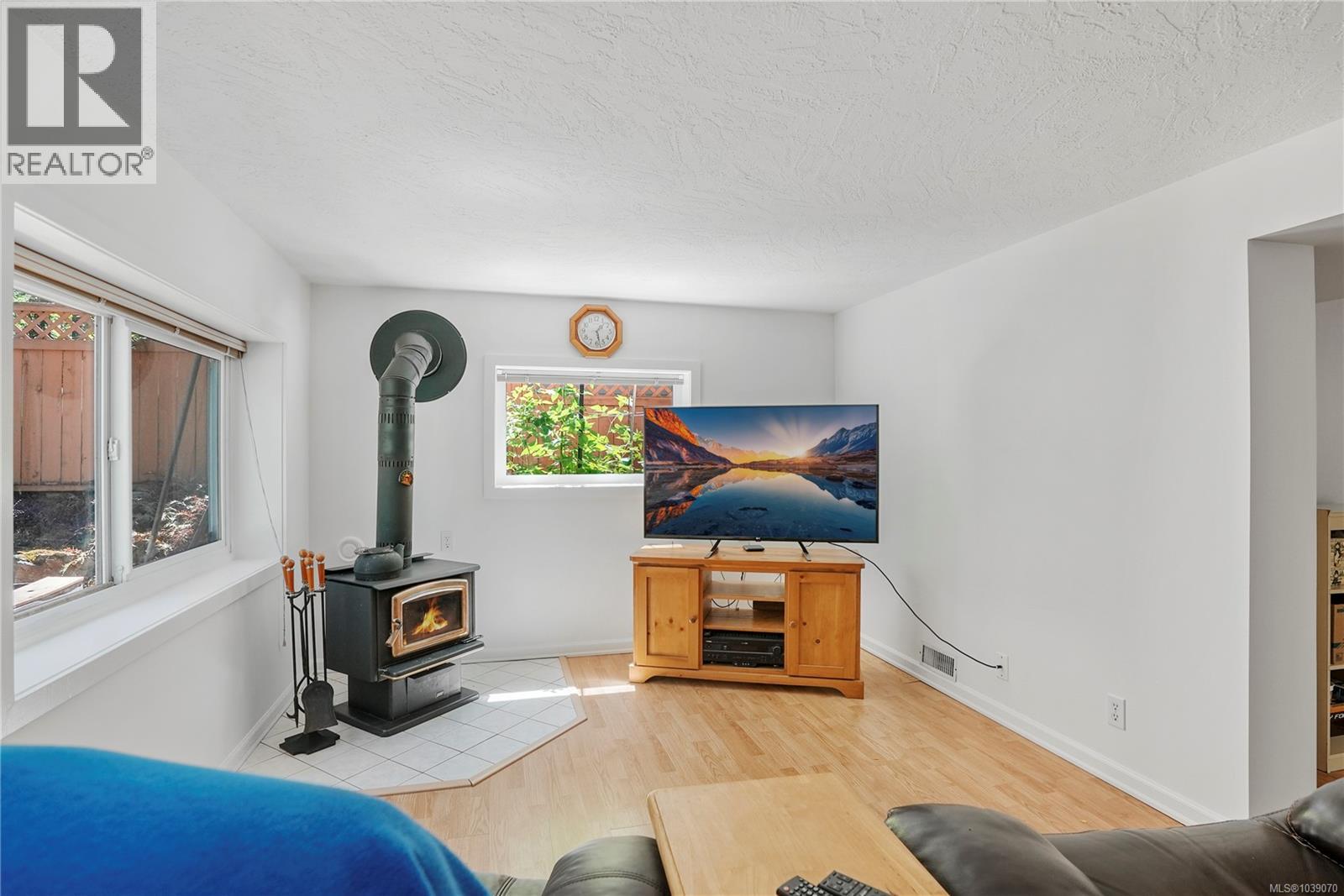 4921 Townsend Dr - 24