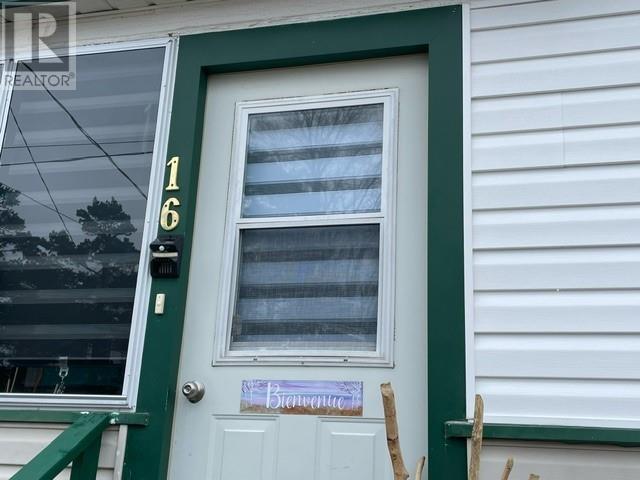14-16 Lansdowne ST N - 16