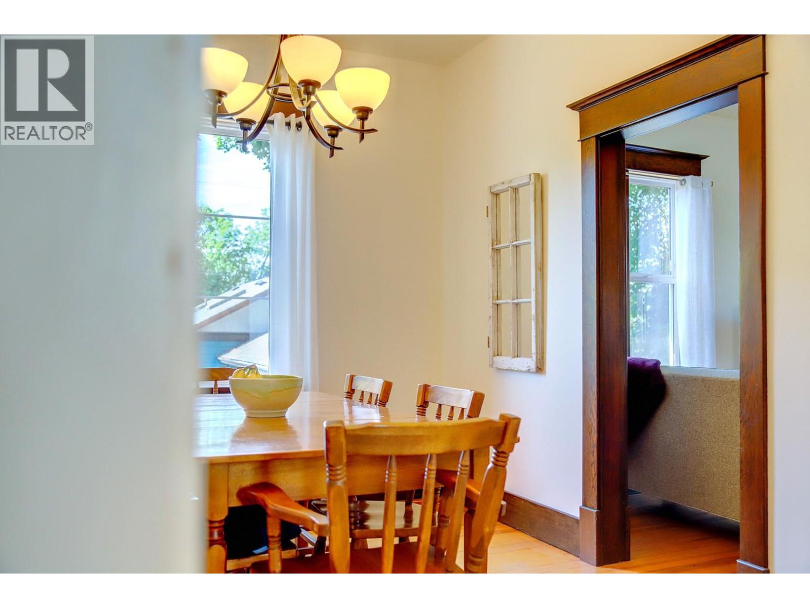 2503 24 Street - 16