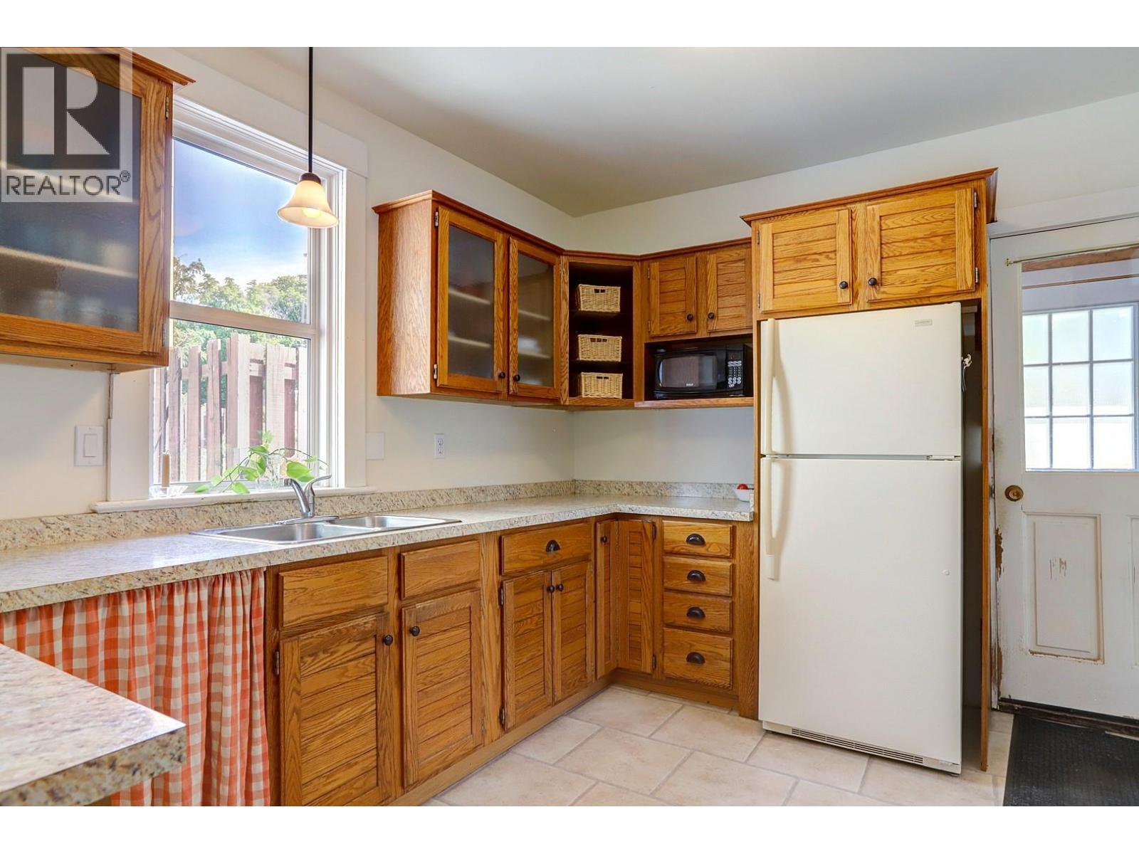 2503 24 Street - 20