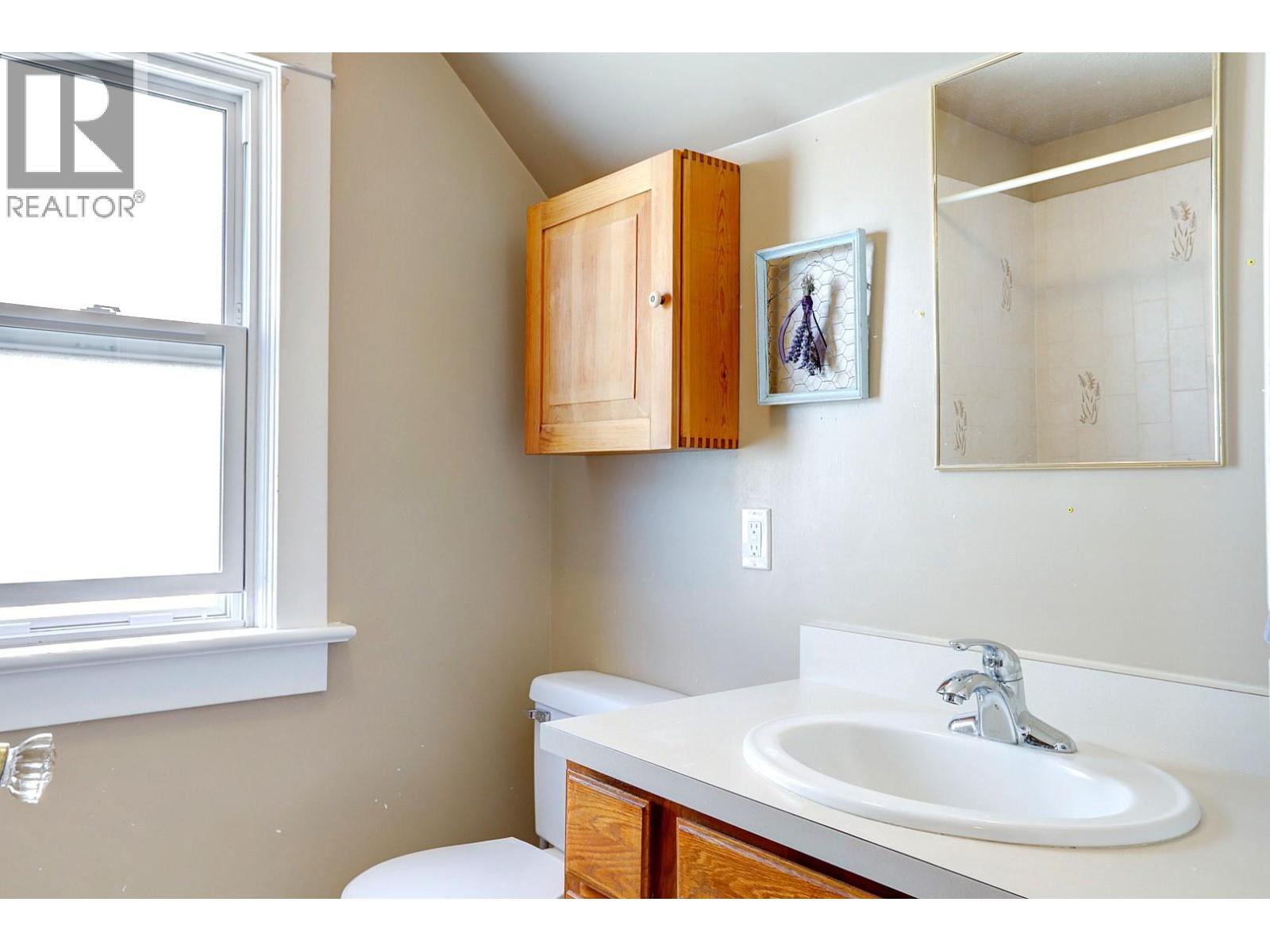 2503 24 Street - 29
