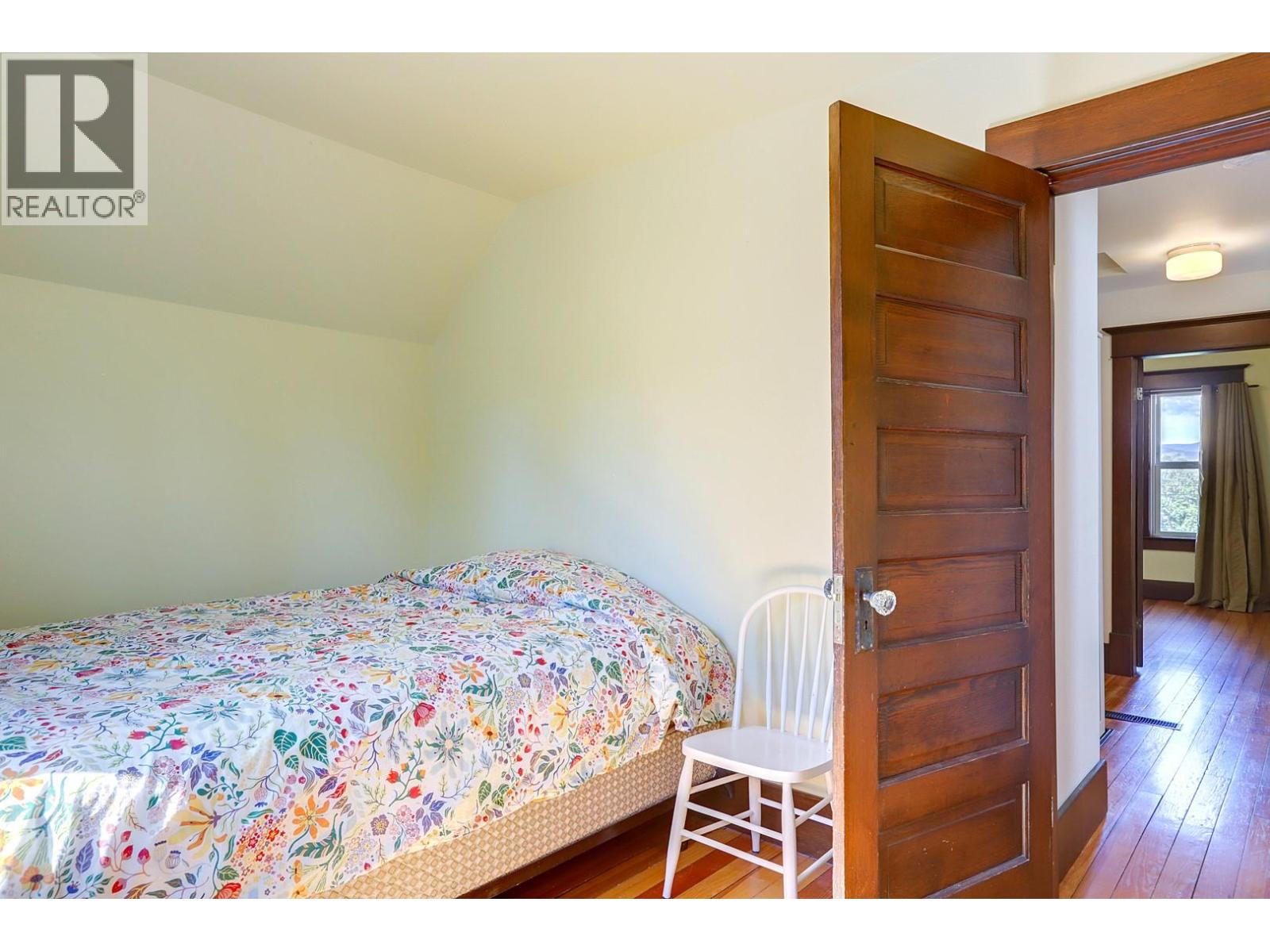 2503 24 Street - 32