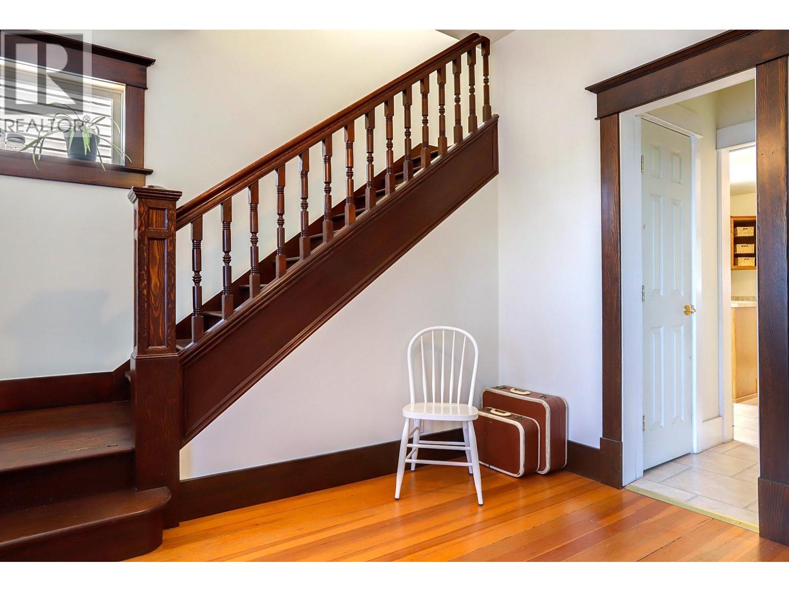 2503 24 Street - 6