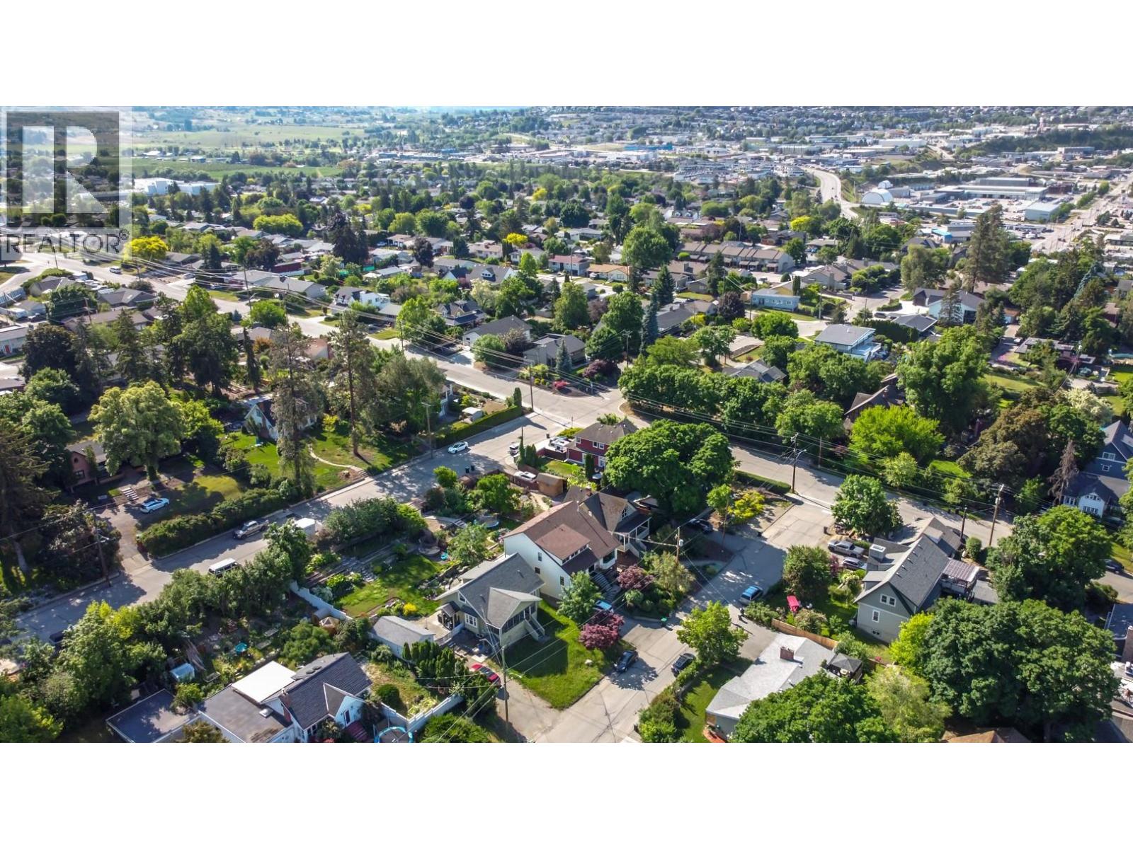 2503 24 Street - 71