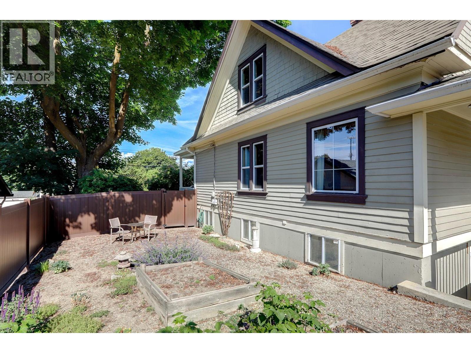 2503 24 Street - 53