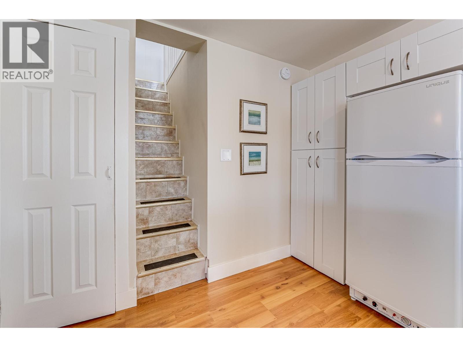 5853 Cosens Bay Road - 19