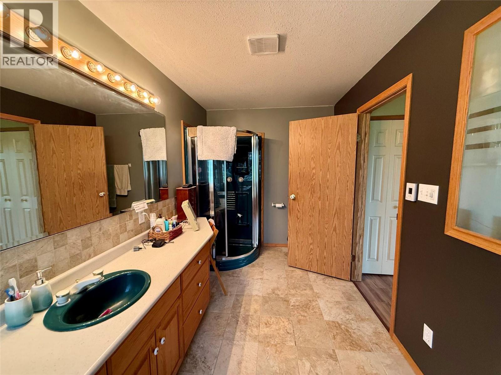  8110 Wycliffe Road, Cranbrook