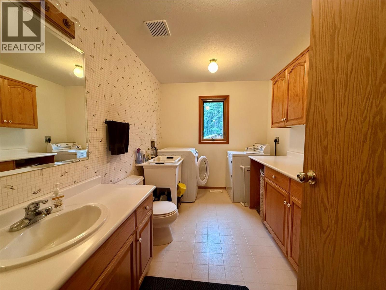  8110 Wycliffe Road, Cranbrook