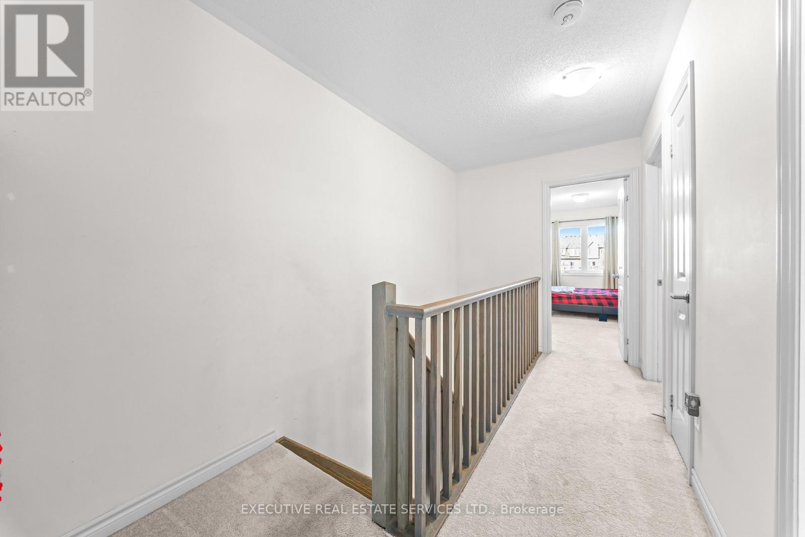 #75 50 EDINBURGH DRIVE - 29