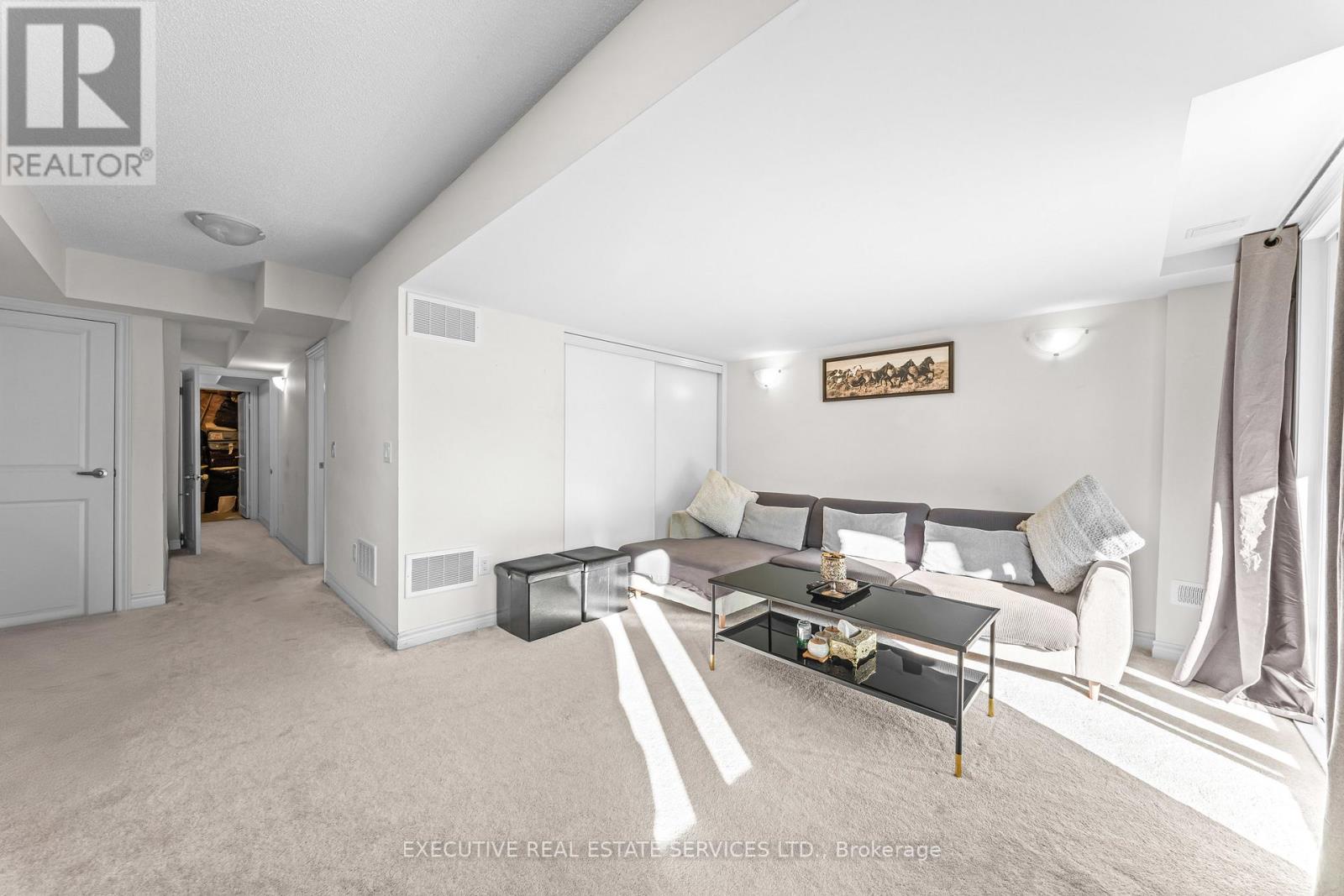 #75 50 EDINBURGH DRIVE - 43