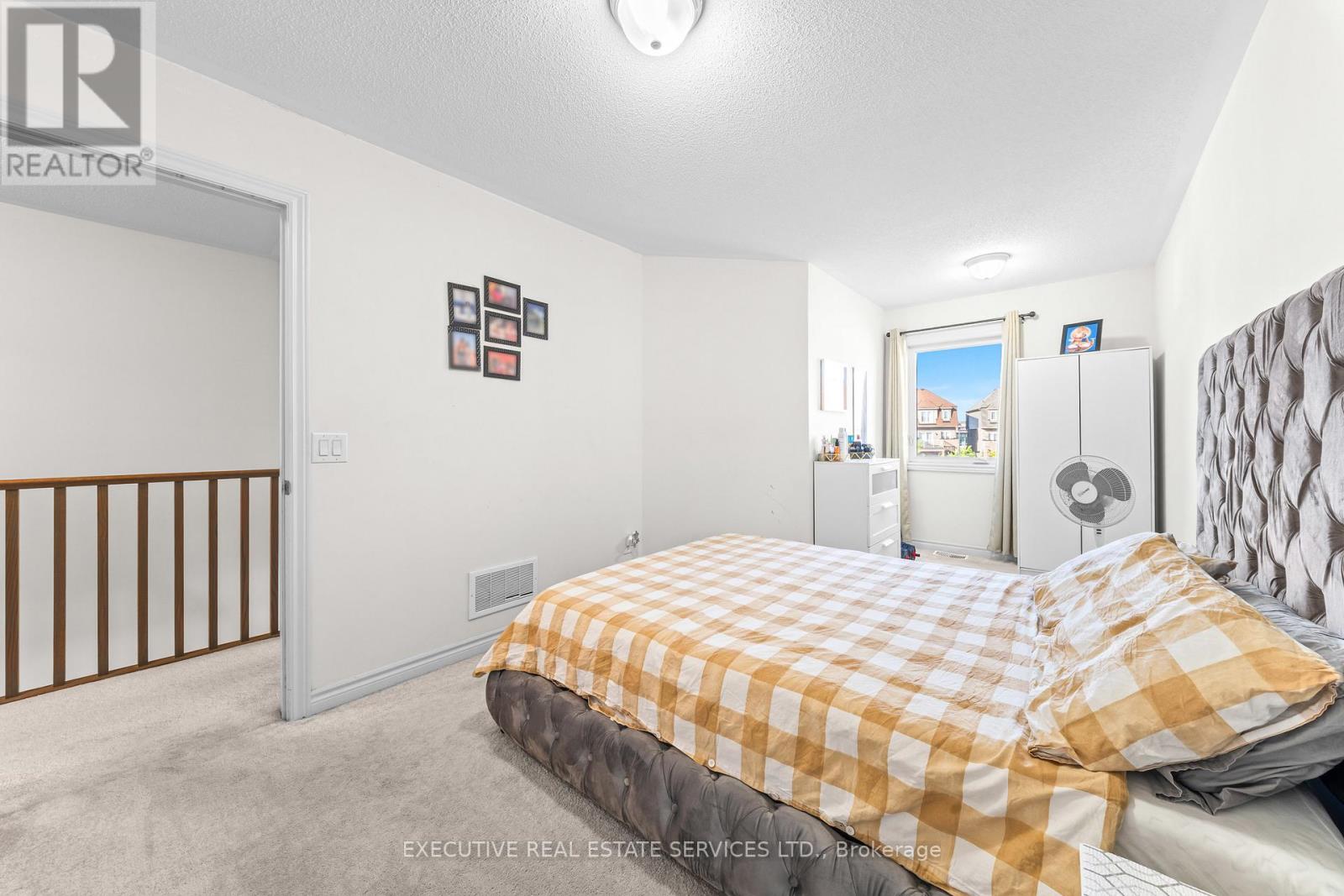 #75 50 EDINBURGH DRIVE - 35