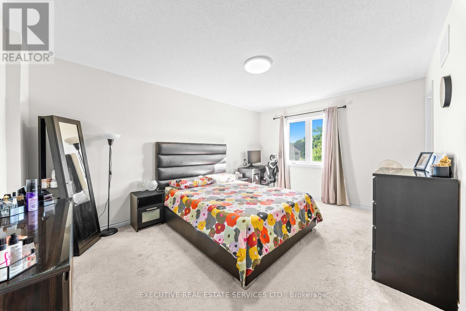 #75 50 EDINBURGH DRIVE - 30