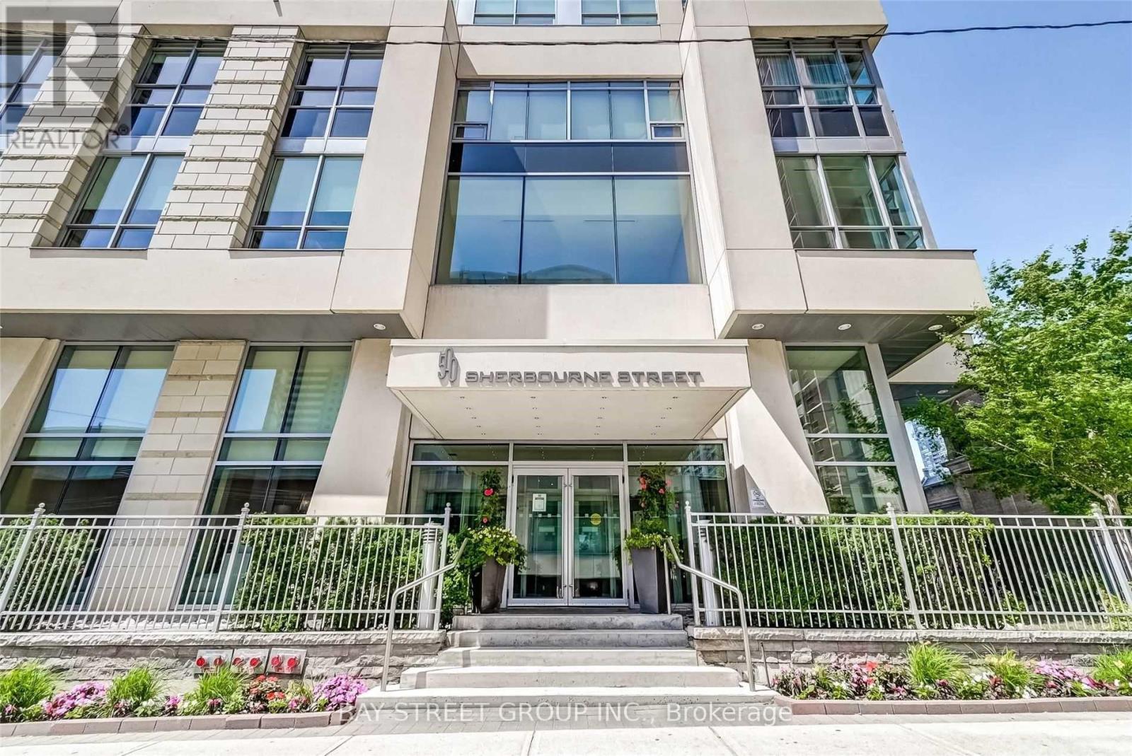 Listing photo of 1004 - 500 SHERBOURNE STREET