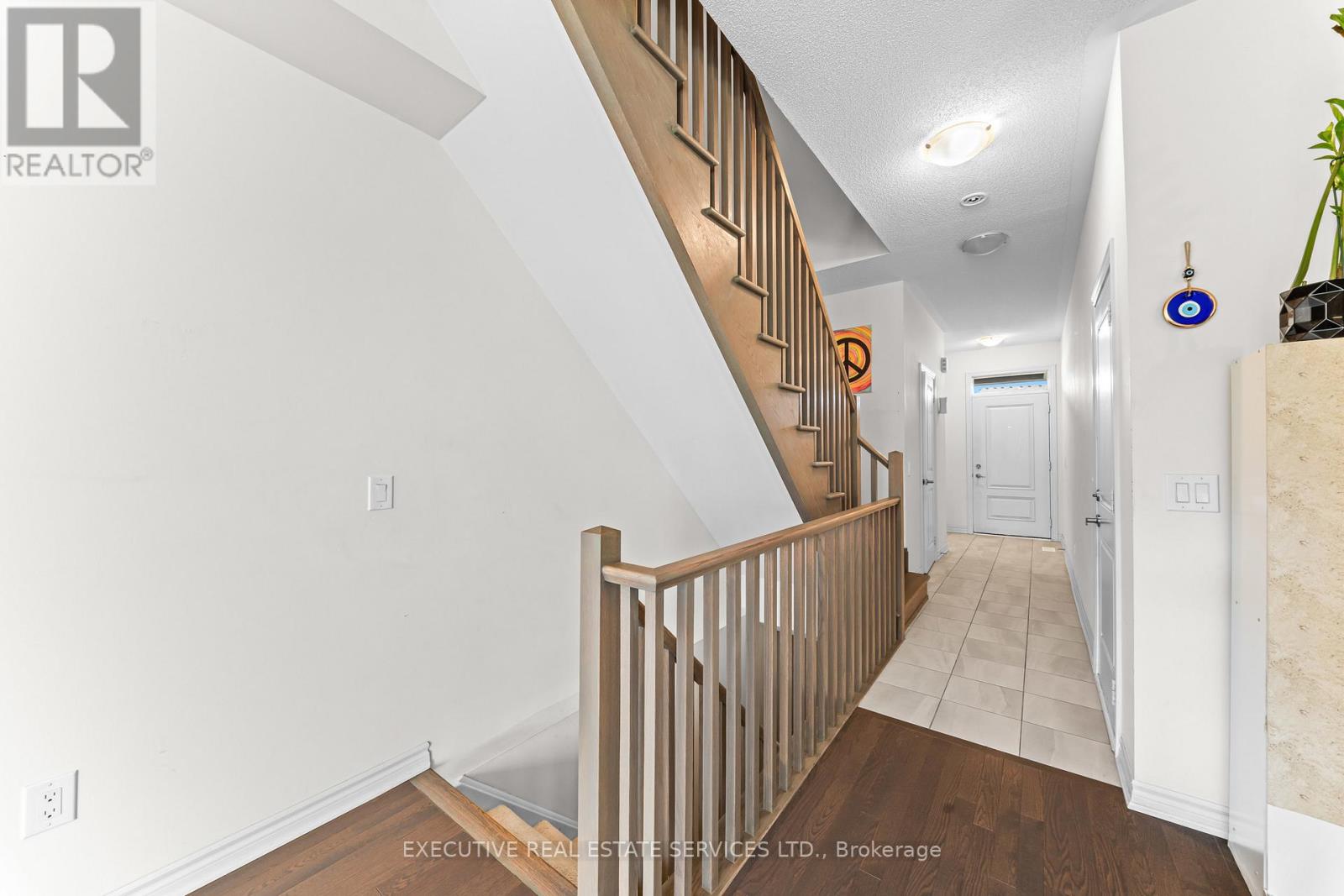 #75 50 EDINBURGH DRIVE - 15