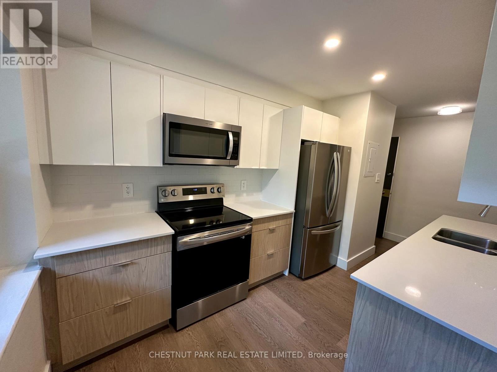 Listing photo of 3 - 8 WINGREEN COURT