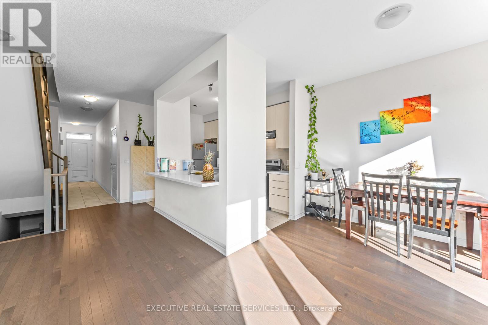 #75 50 EDINBURGH DRIVE - 25