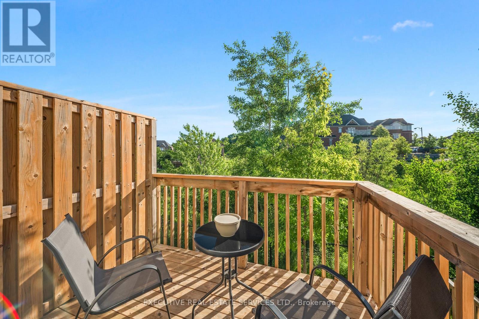 #75 50 EDINBURGH DRIVE - 26