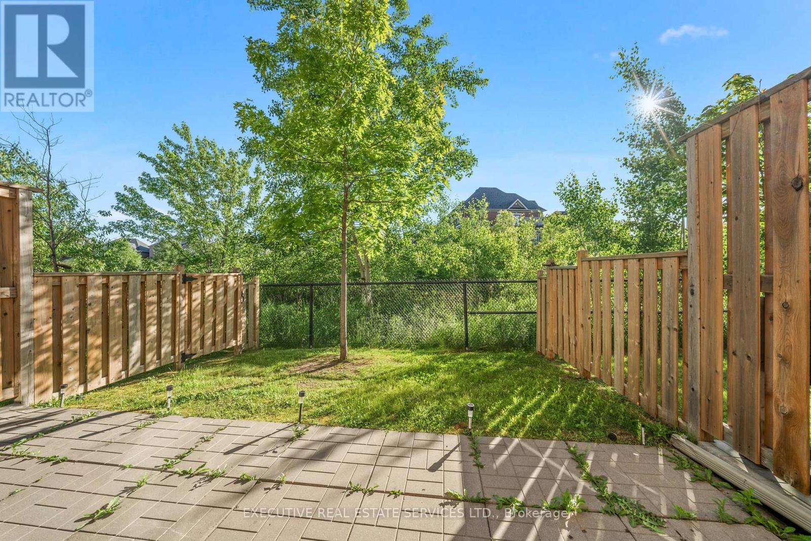 #75 50 EDINBURGH DRIVE - 49