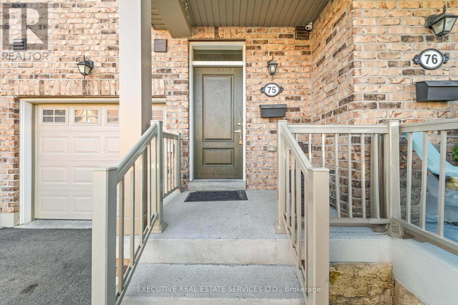 #75 50 EDINBURGH DRIVE - 13