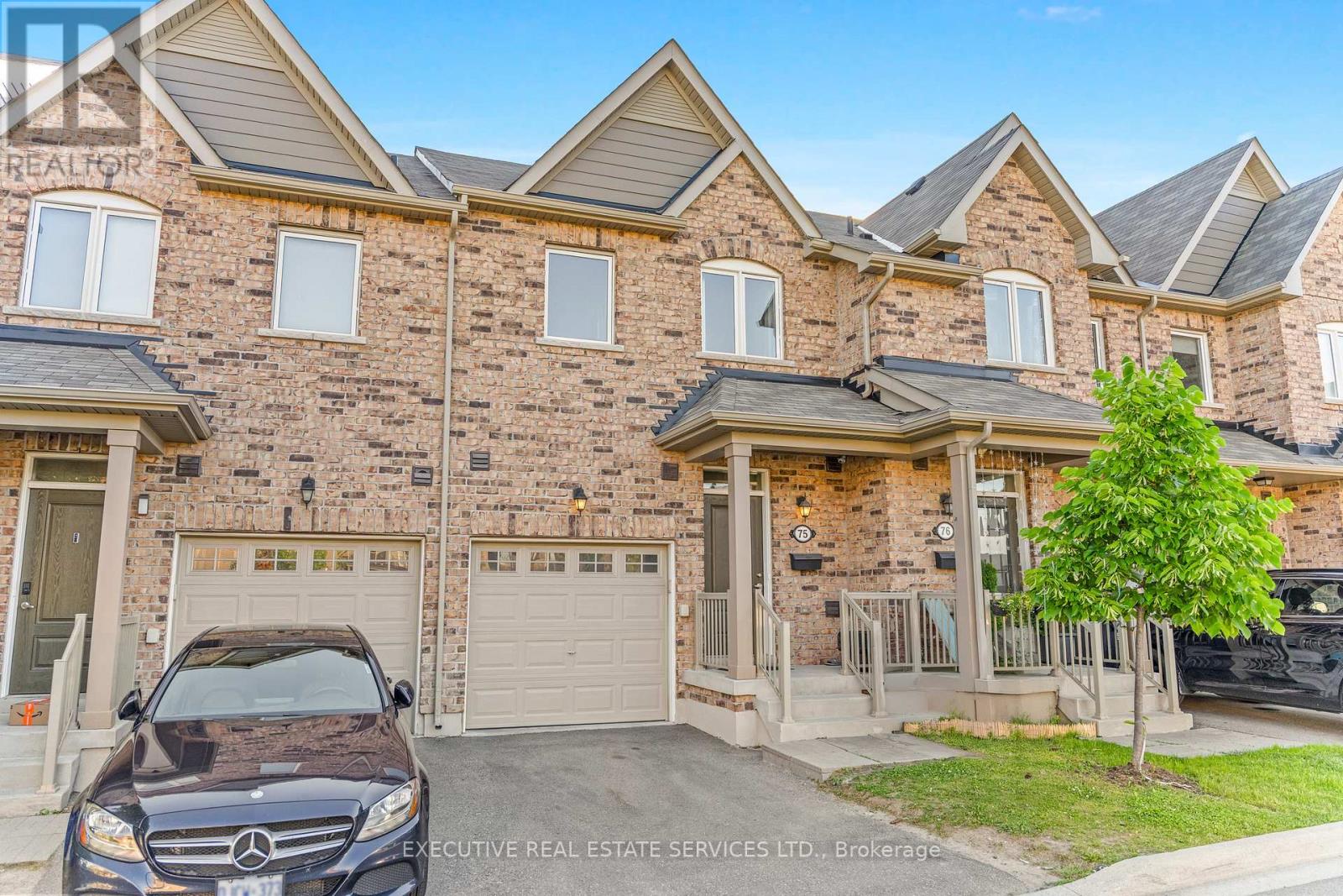 #75 50 EDINBURGH DRIVE - 2