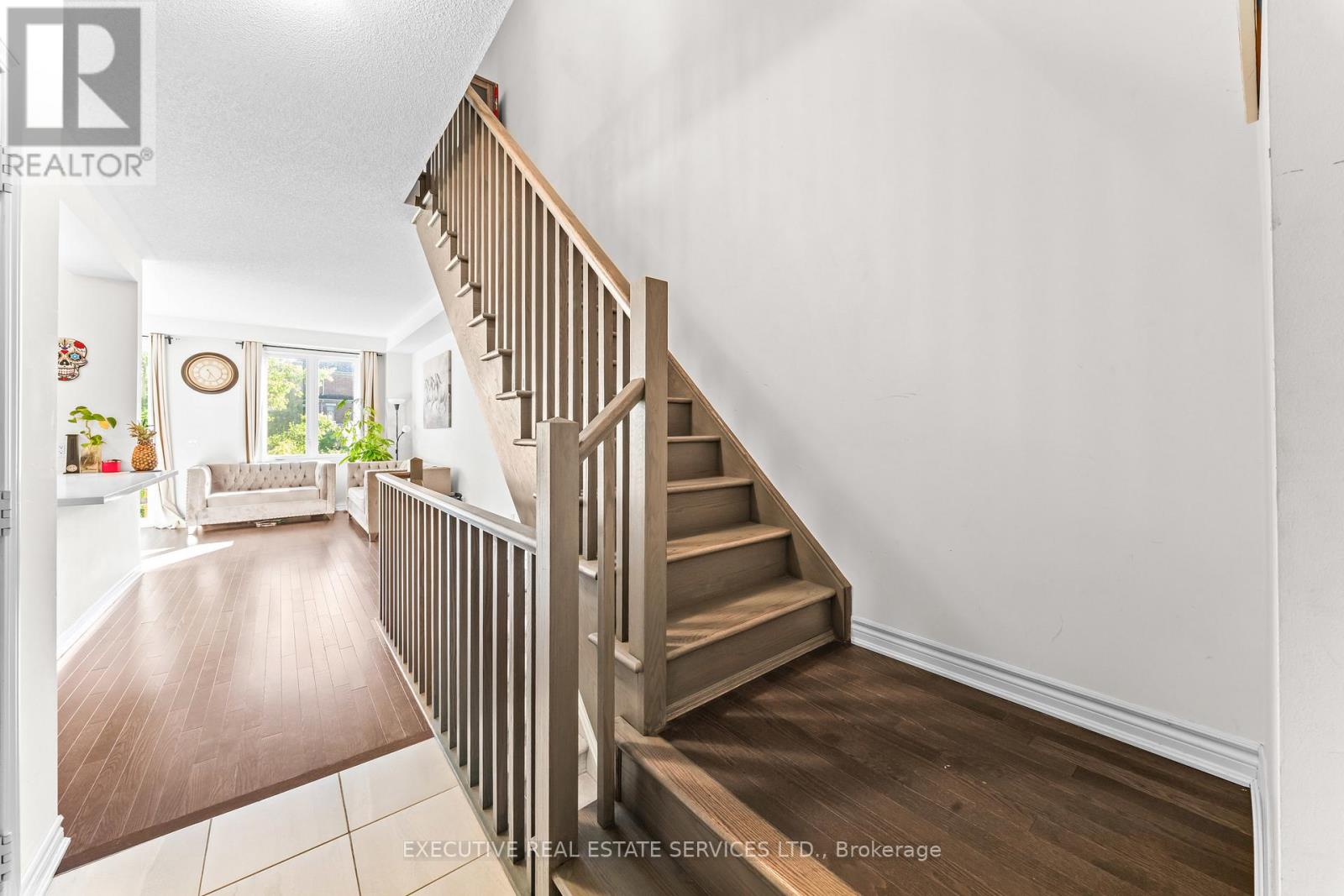 #75 50 EDINBURGH DRIVE - 28