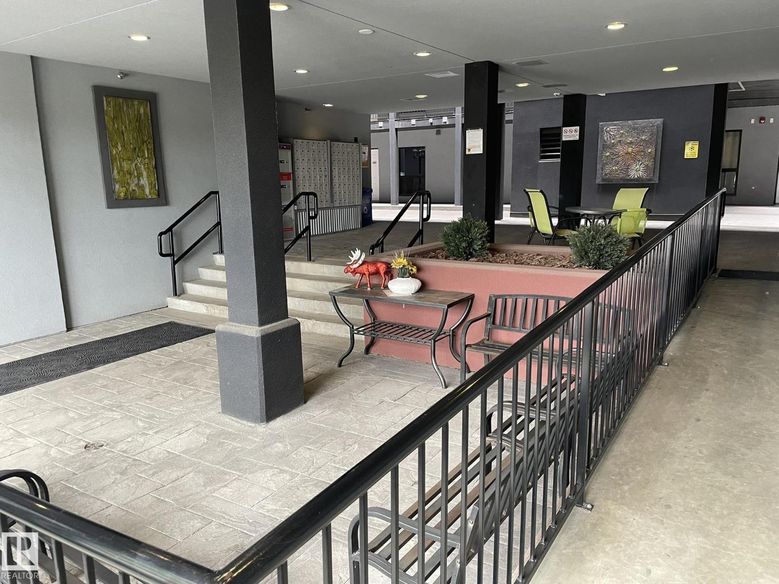 #504 10518 113 ST NW - 38