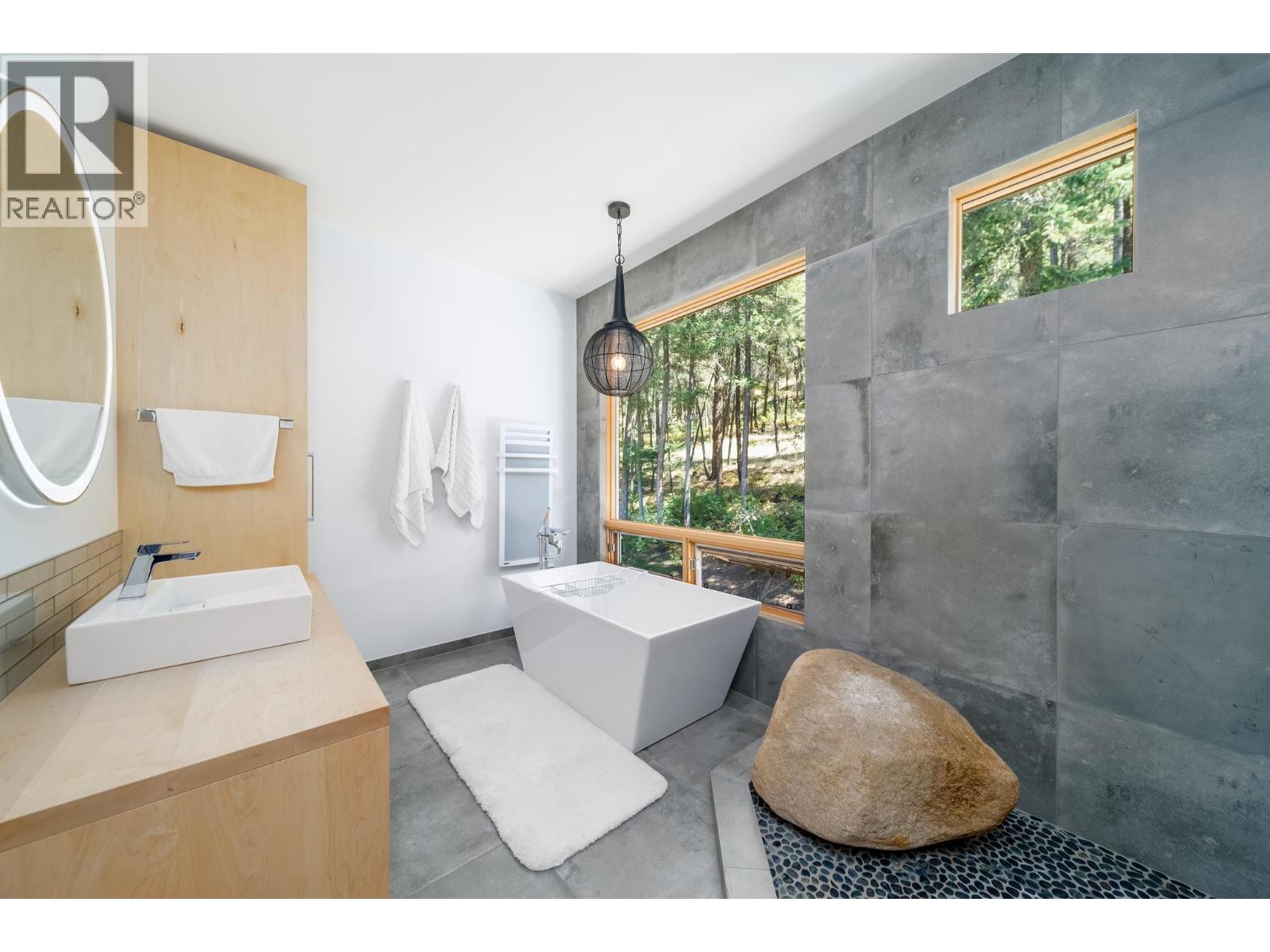  16355 Barkley Road, Lake Country