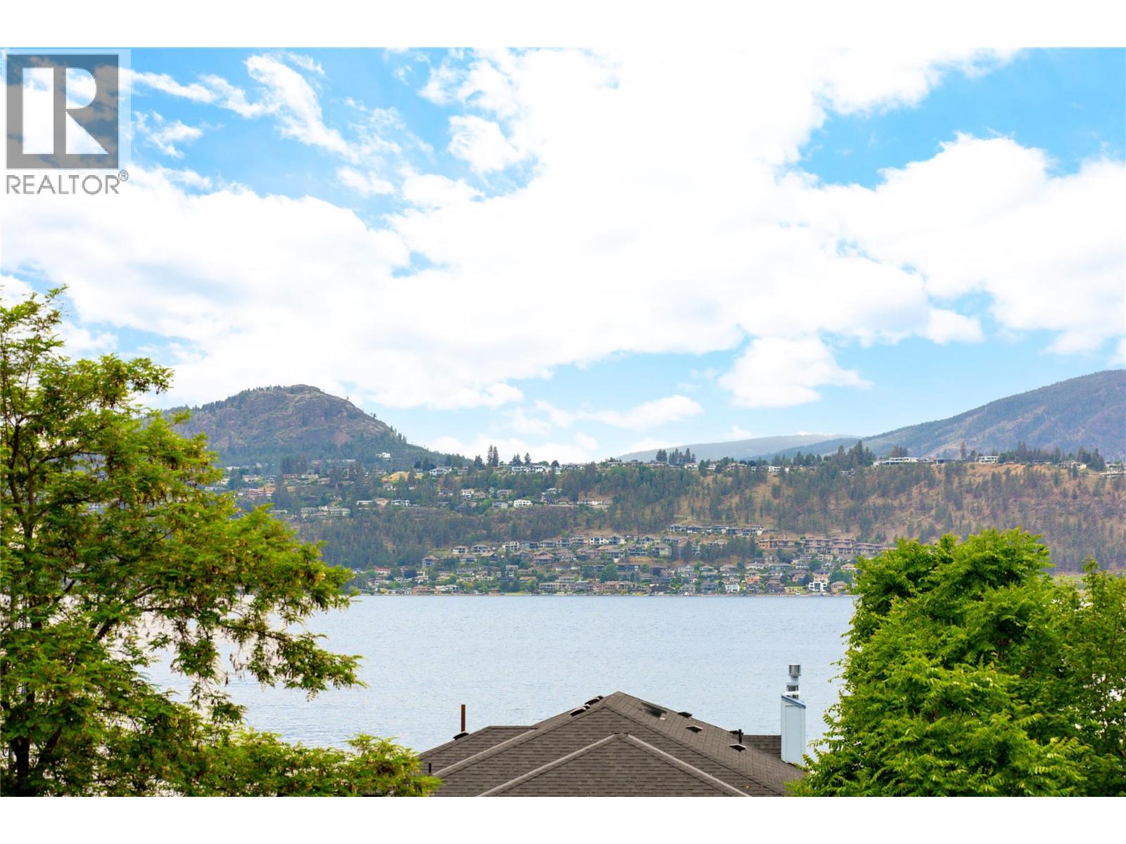 #307 2901 Abbott Street - 25