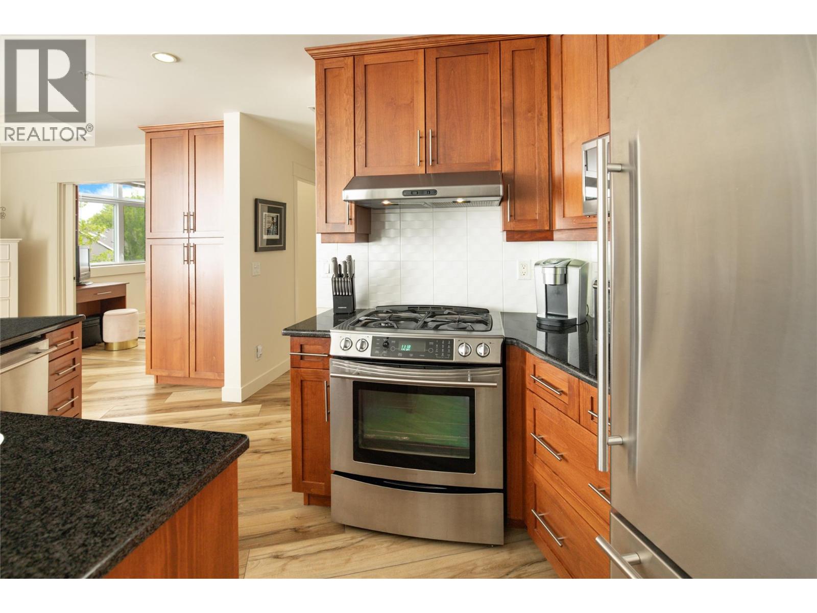 #307 2901 Abbott Street - 9