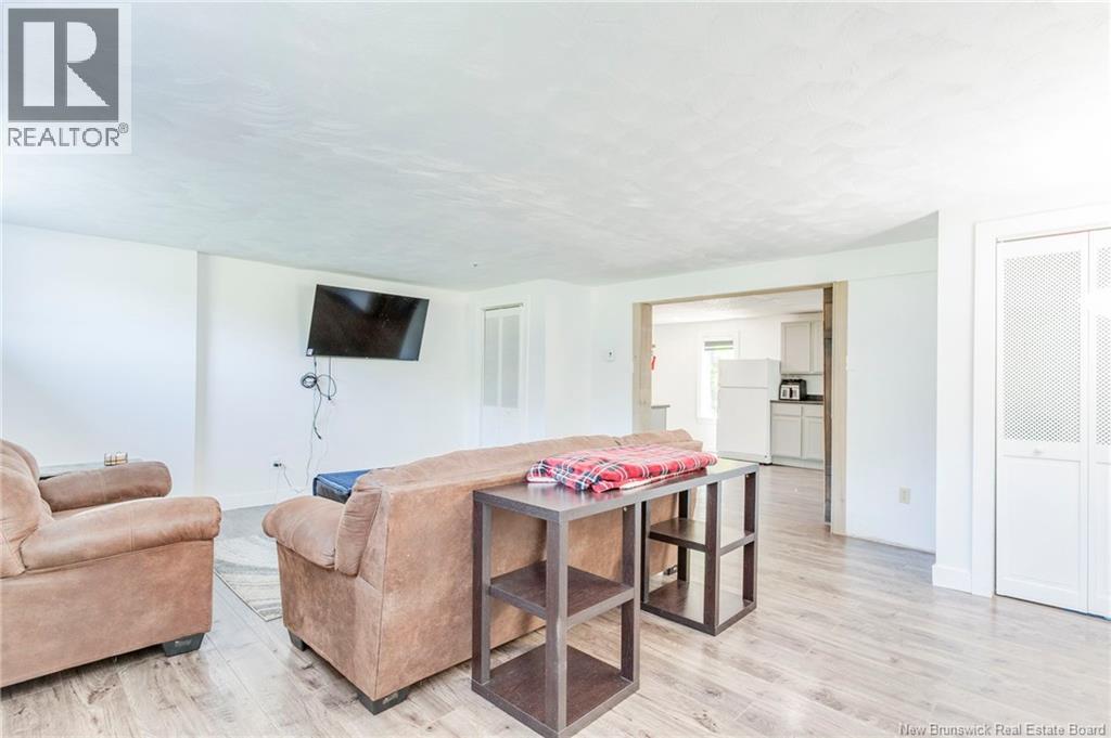 10 Eydie Drive - Image 33