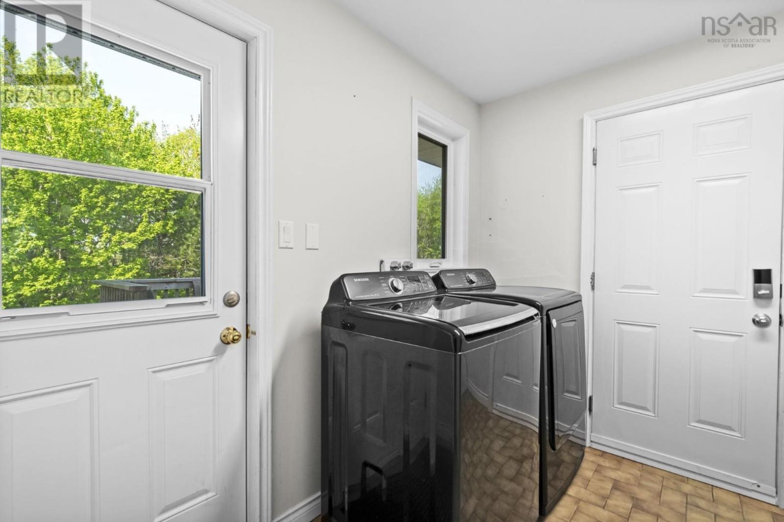 Property 22 of 51 of 33 Rockwell Drive