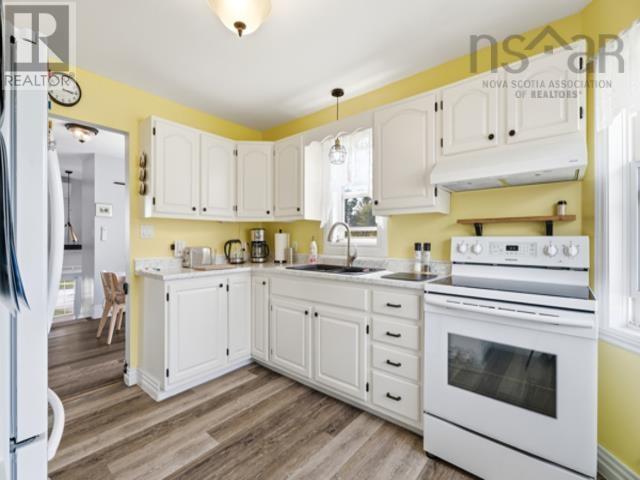 Property 44 of 51 of 124 Herbert Street