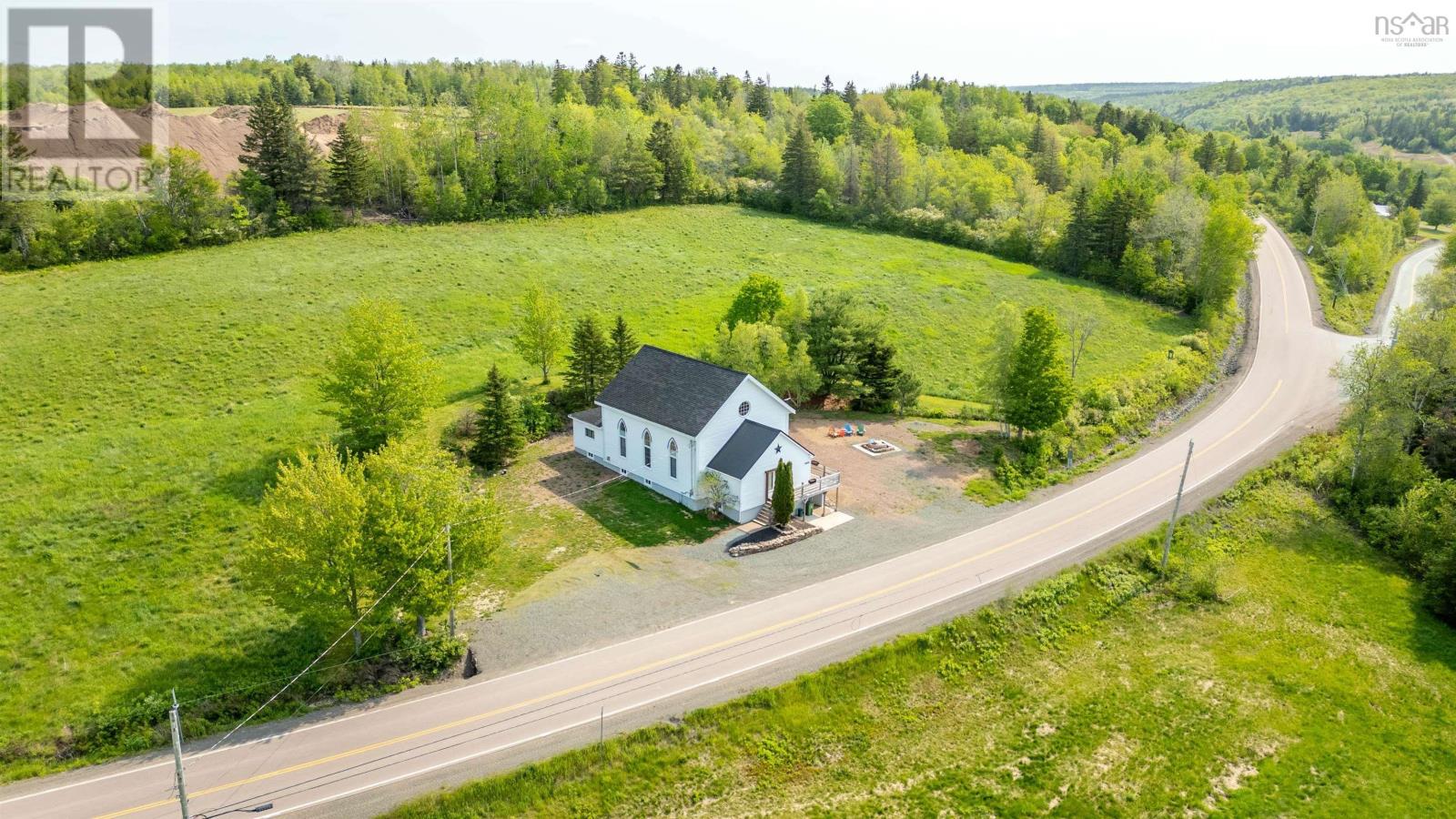 Property 26 of 49 of 10563 Highway 2