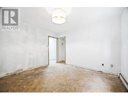 Laundry room - 24 Oakwood Avenue N, Mississauga, ON L5G3L7 Photo 6