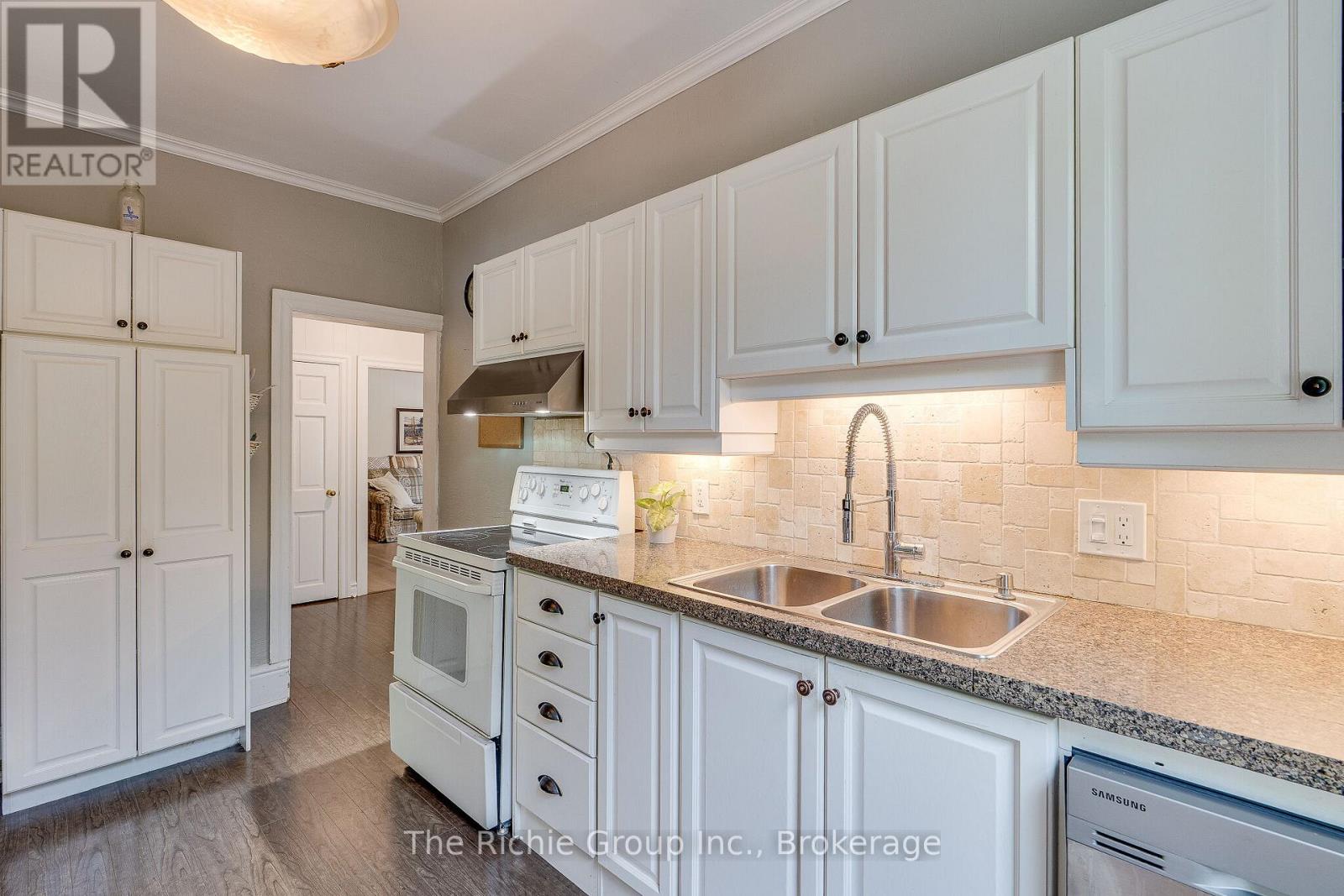 108 HEMLOCK STREET - 5