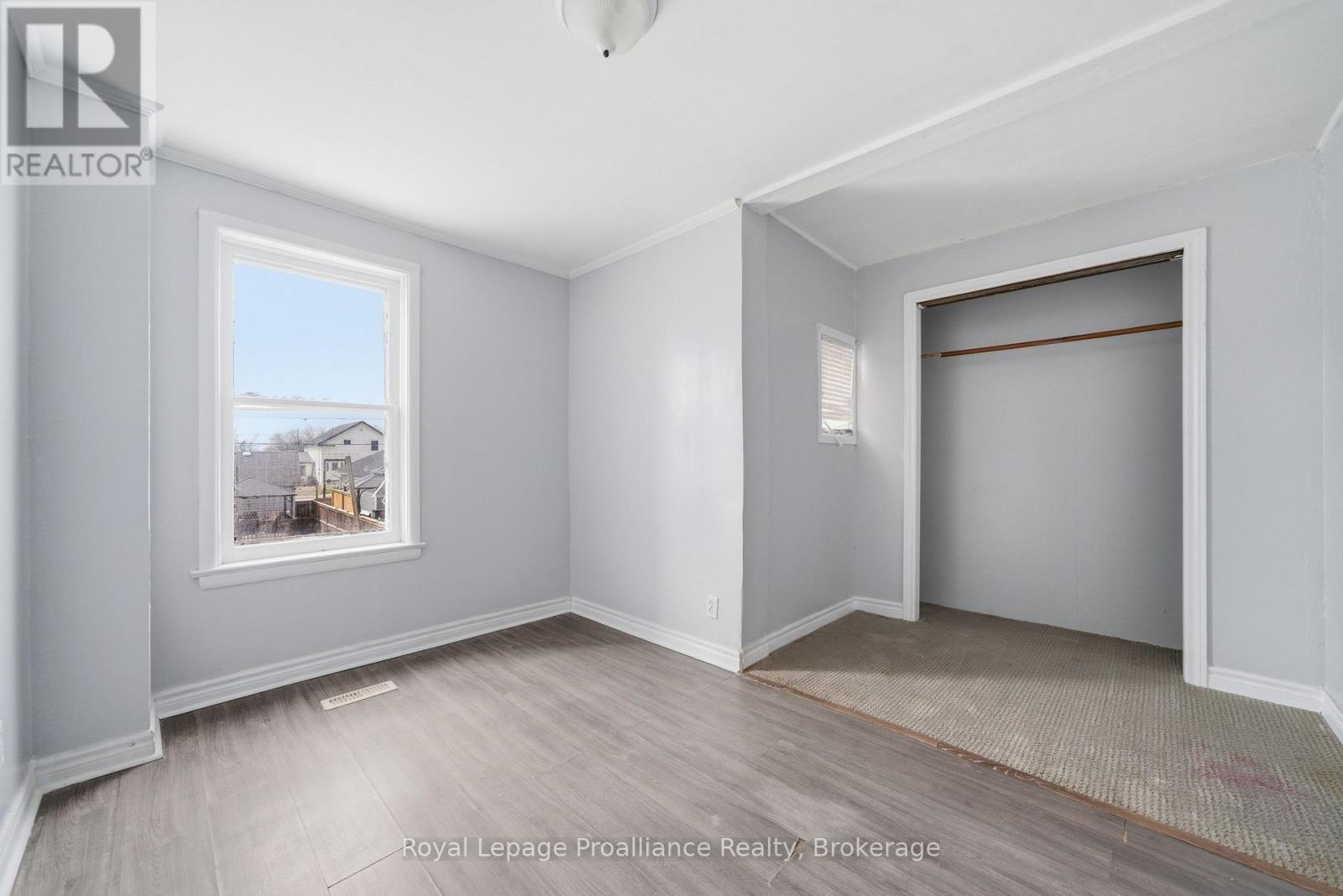 199 DUNDAS STREET E - 15