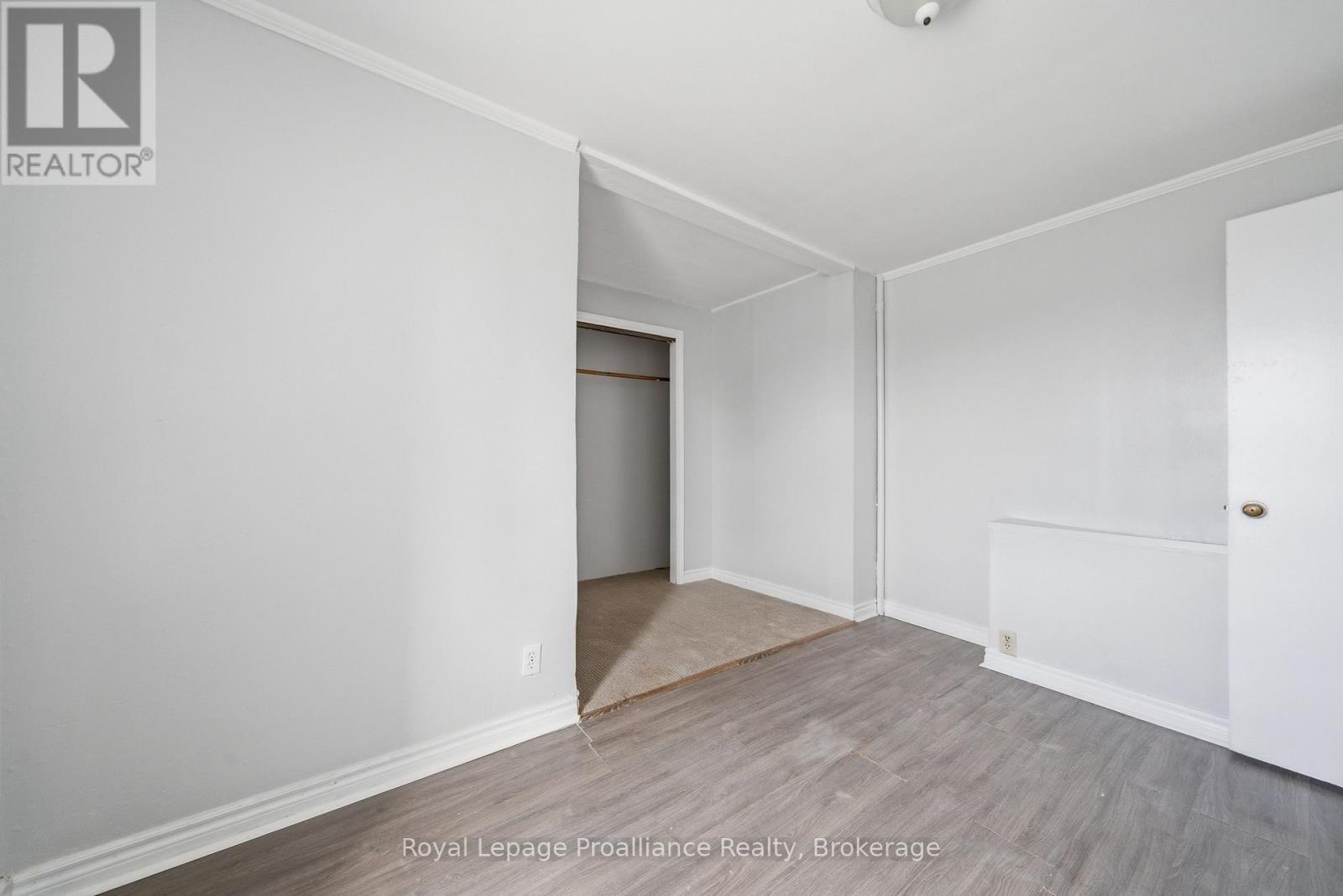 199 DUNDAS STREET E - 16