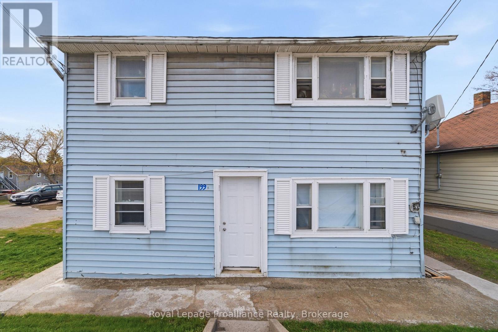 199 DUNDAS STREET E - 2