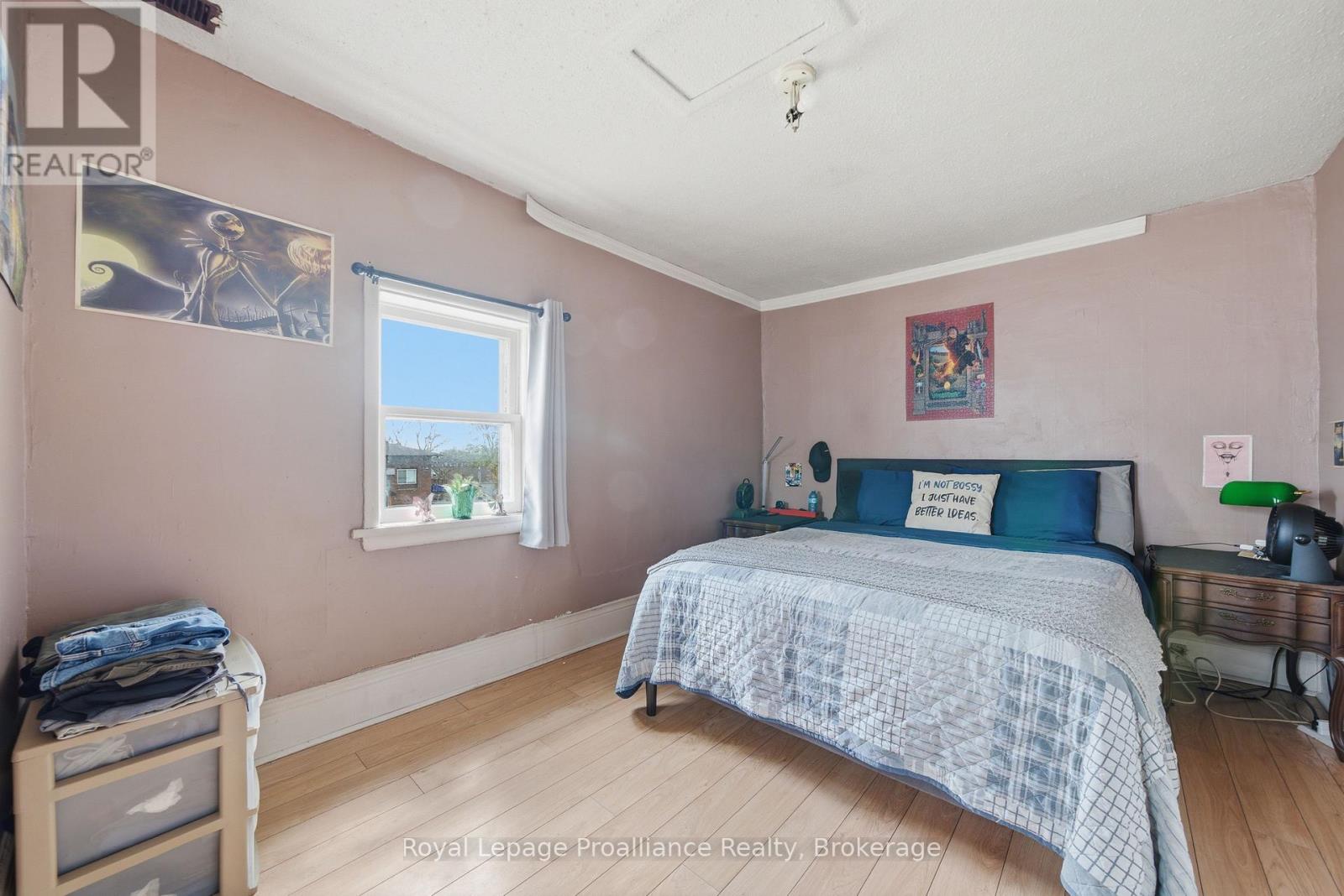199 DUNDAS STREET E - 21