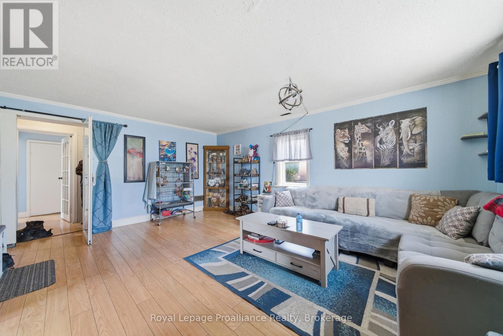 199 DUNDAS STREET E - 24