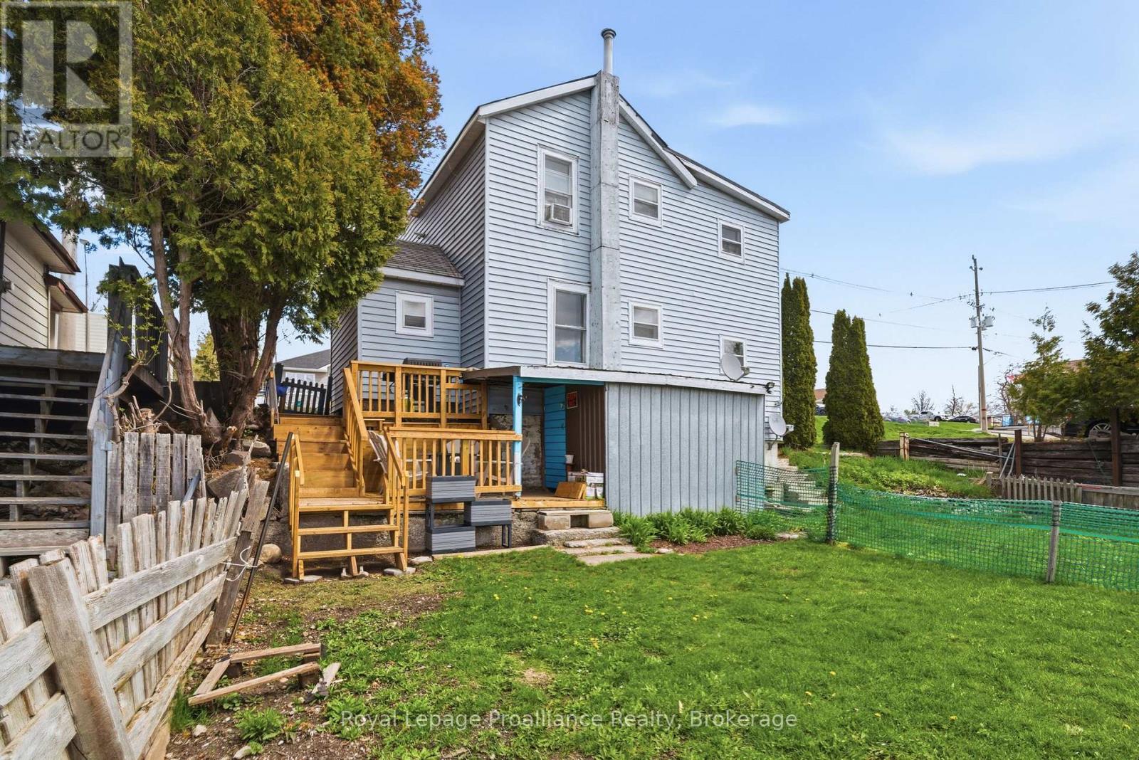 199 DUNDAS STREET E - 31