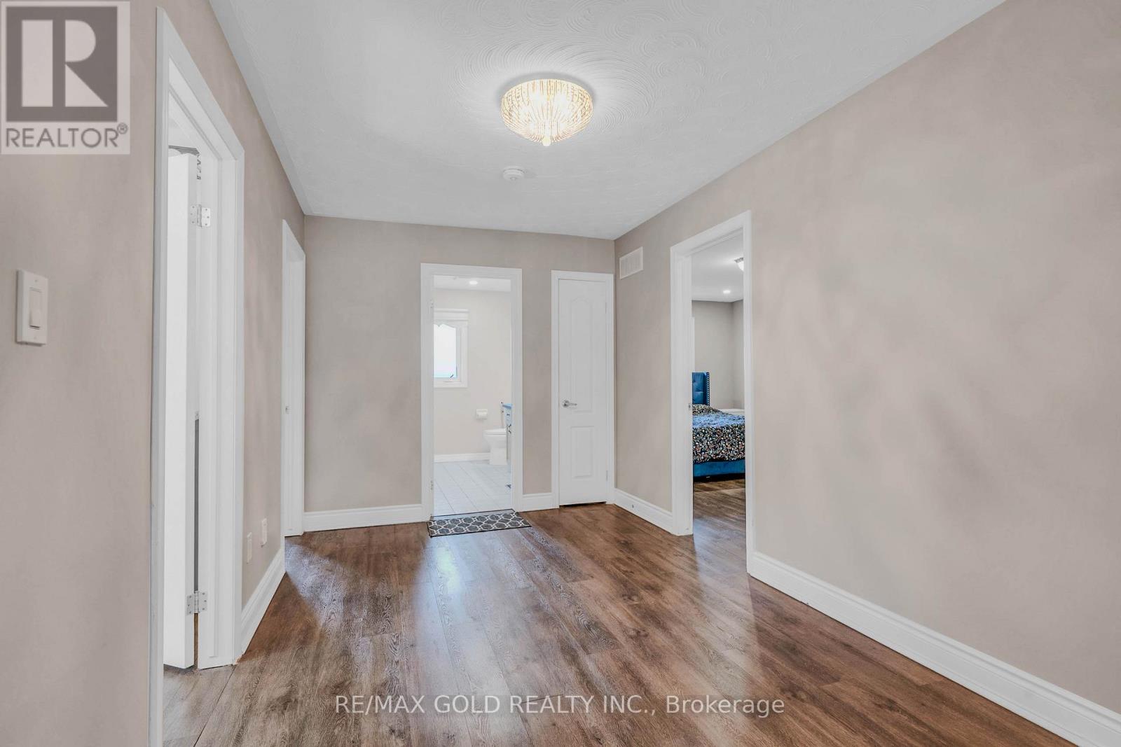 3 HASKINS COURT - 24