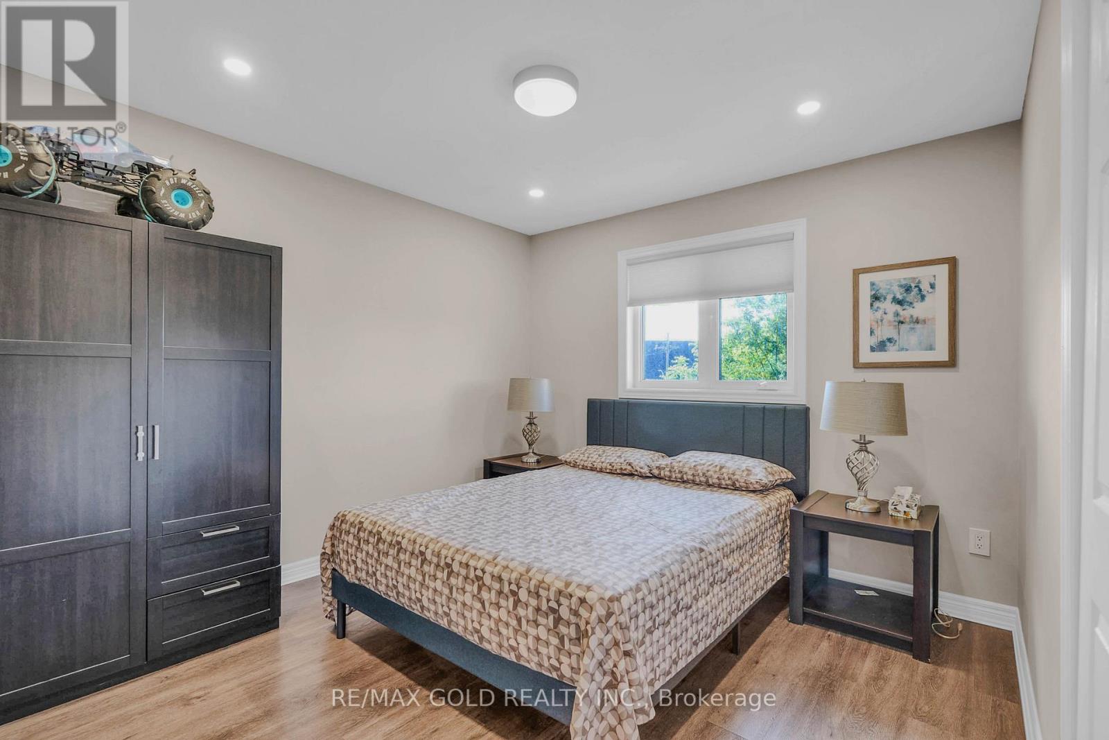 3 HASKINS COURT - 28